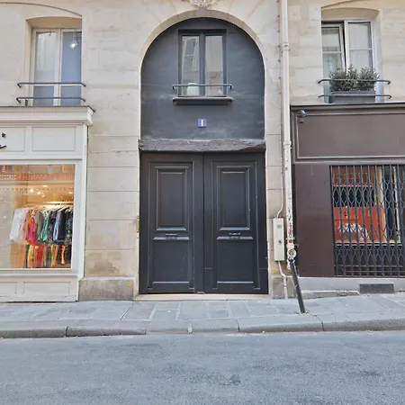 Studio Quartier Saint Michel Notre Dame Free Netflix-2
